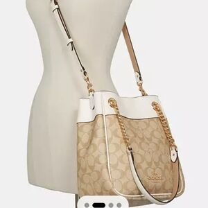 Coach Bucket Bag